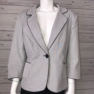 Dressbarn! Blazer